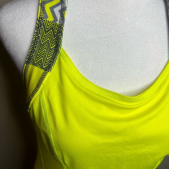 Reebok Tank - Picture 3 of 4